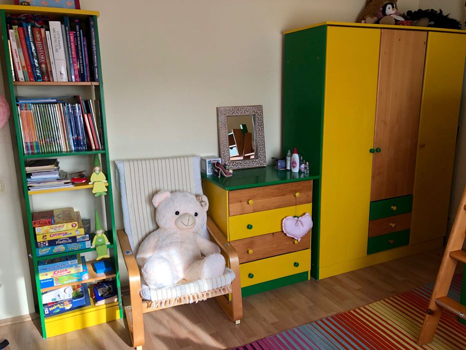 Dormitor  copiii cu paturi supraetajat  din lemn, vopseaua  ecologică