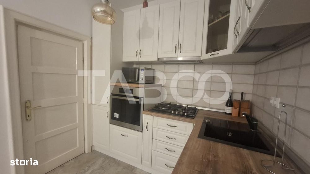 Apartament 4 camere 155 mp 2 balcoane garaj inchis Central Sibiu