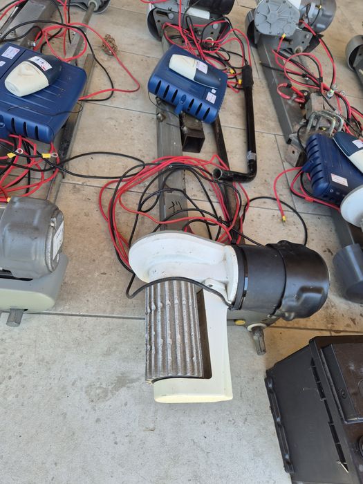 Motor mover rulota  cu actionare pe roti manuala sau automata