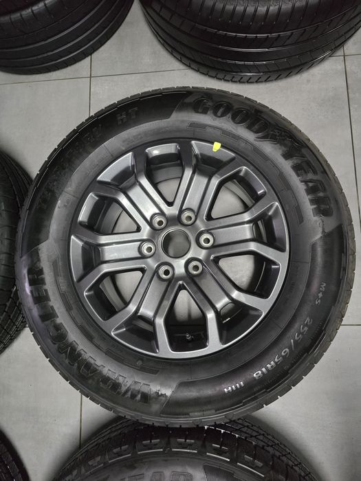 Roti Ford Ranger noi, r18