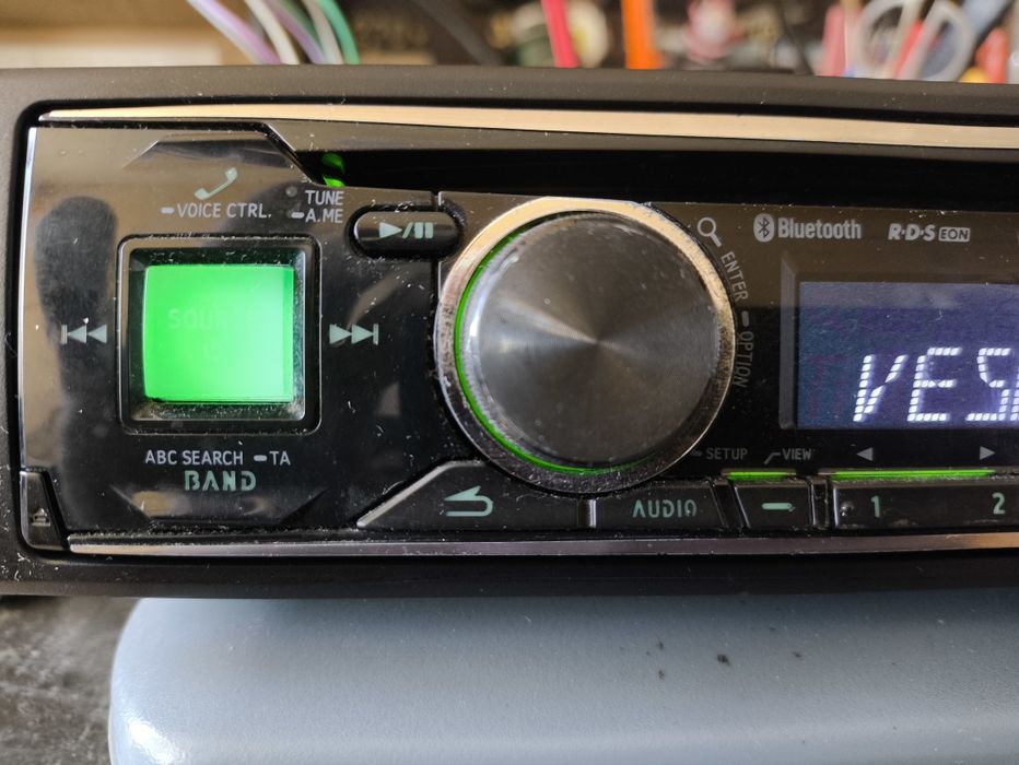 Alpine  CDE-173BT авто радио с Bluetooth Plus - CD плейър и USB