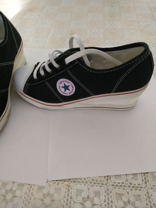 Продаются кроссовки производства Корея