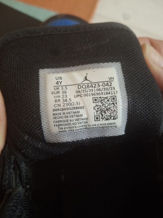 Оригинални маратонки Nike Air Jordan 1s Mid. 36 номер