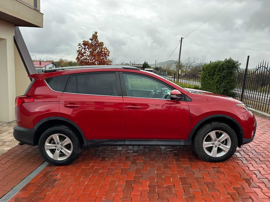 TOYOTA RAV4             .