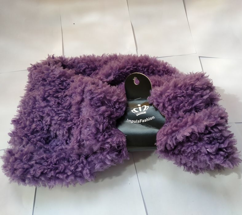 Cinci gulere  noi (mov si bleu)