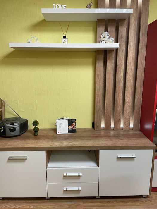 Модерна секция   Мдф   С  панел и осветление