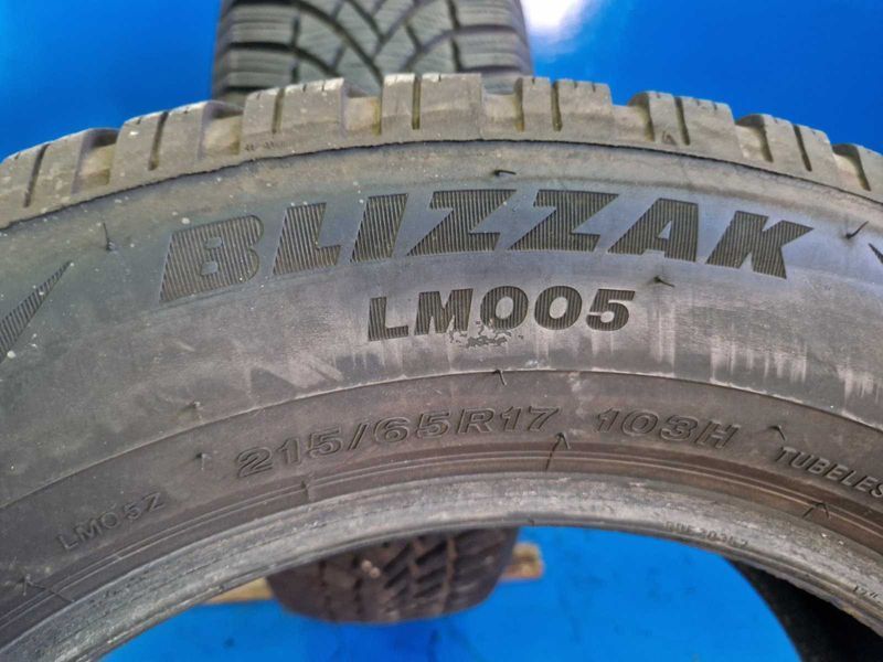 2 Bridgestone R17 215/65
зимни гуми DOT4820