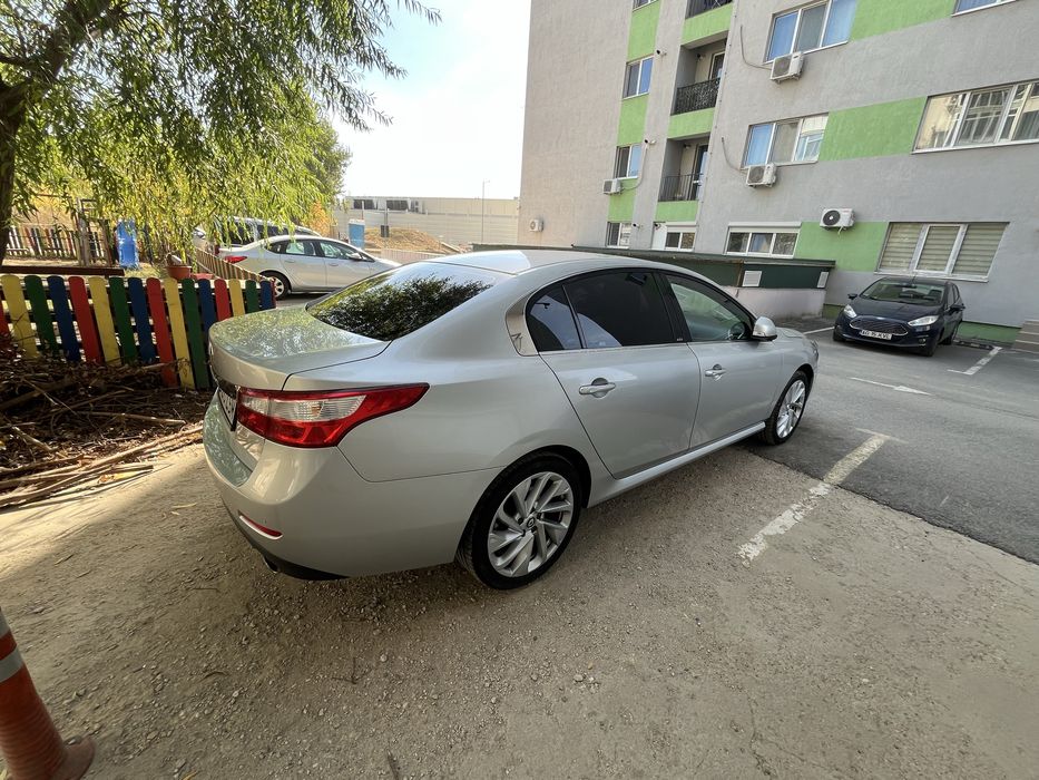 RENAULT Latitude 2010 — imagine 4