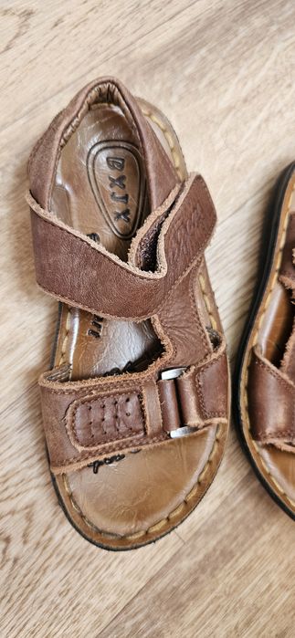 Продам сандалии для мальчика