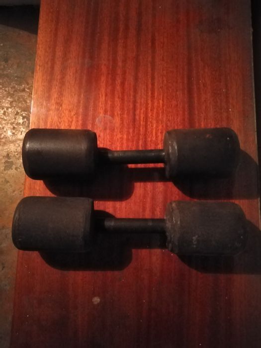 Гиря, гантели, гиря.