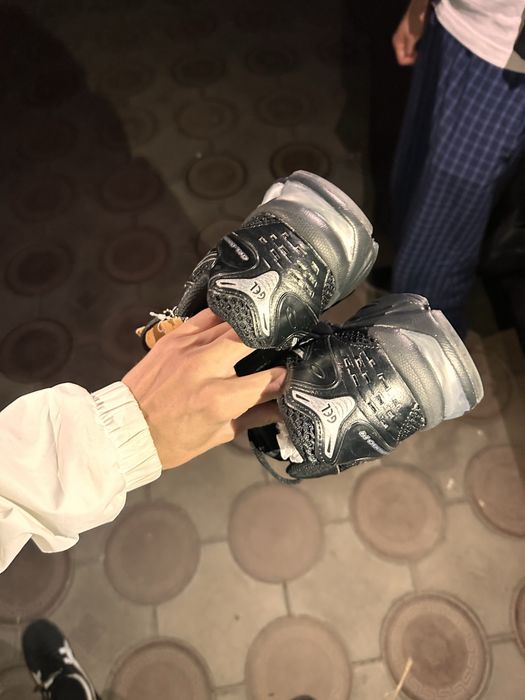 новые кроссовки asics