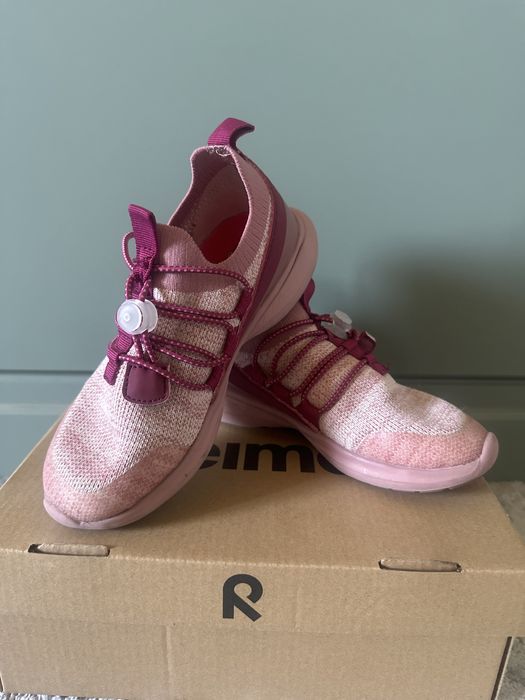 Детские кроссовки