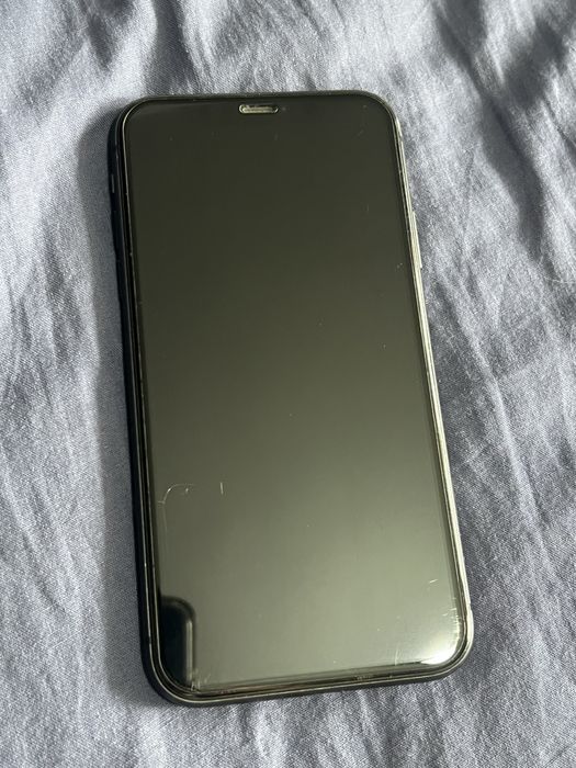 iPhone 11 64GB Negru - Citește descrierea