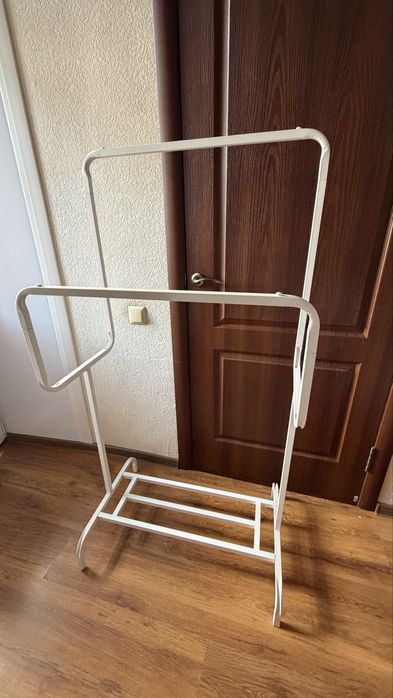 Напольная вешалка