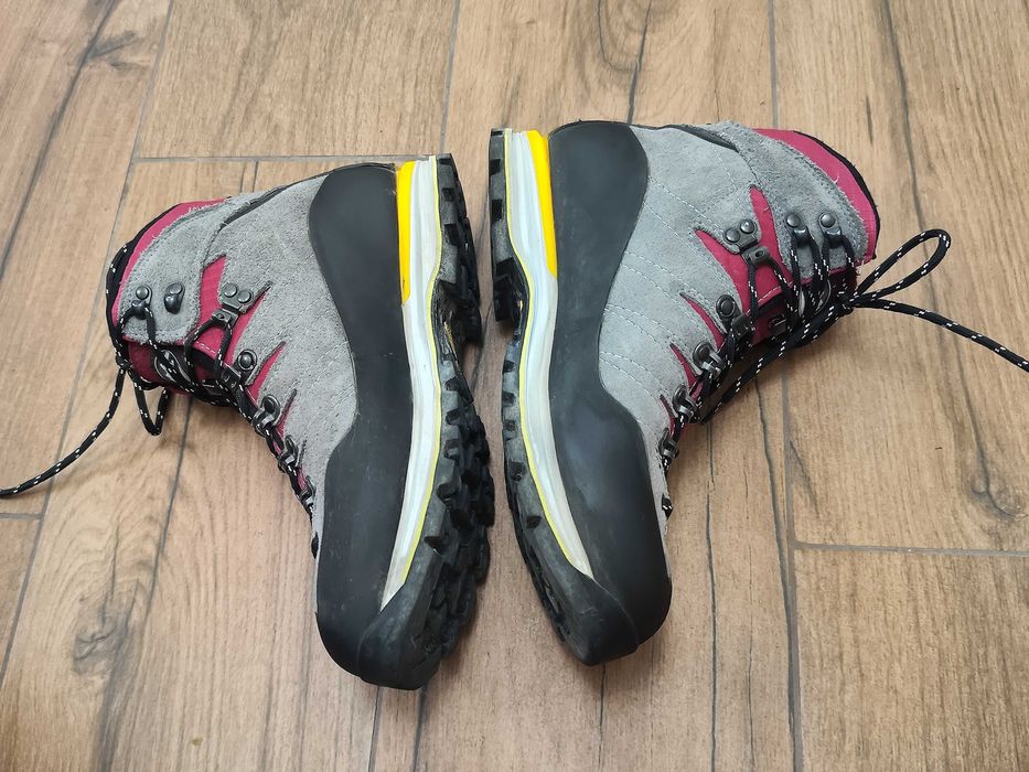 Туристически обувки Meindl