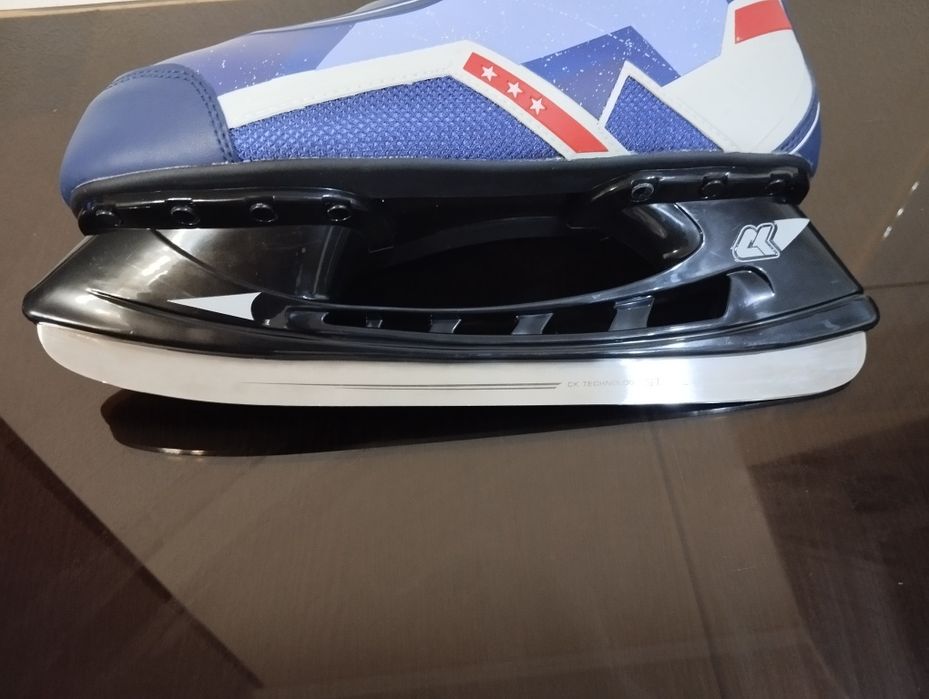 Продам коньки 41 размер