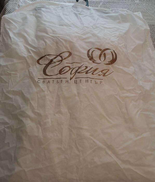 сватбена рокля Pronovias - едра дантела