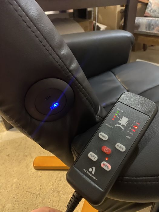 Масажен кожен фотьойл с табуретка, опция сън