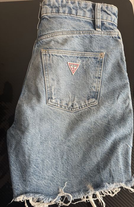 Оригинални къси панталони Guess . Размер 25.