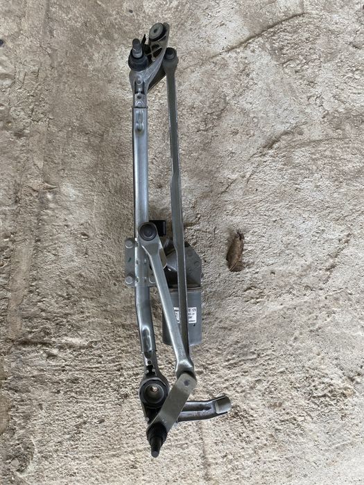 механизъм за чистачки BMW e90,e91 бмв е90,е91,е92 318d,320d,320i,330d