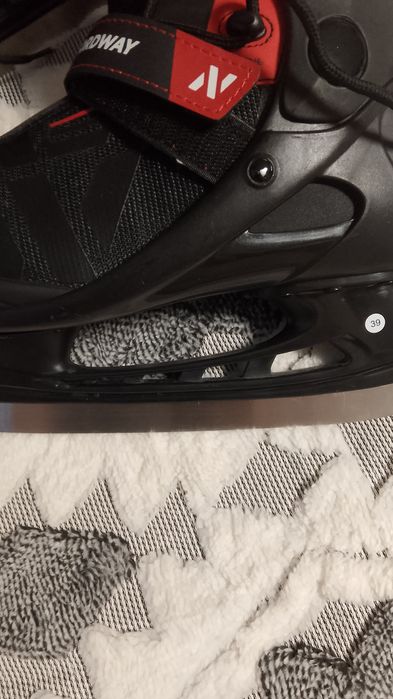 Коньки мужские черные