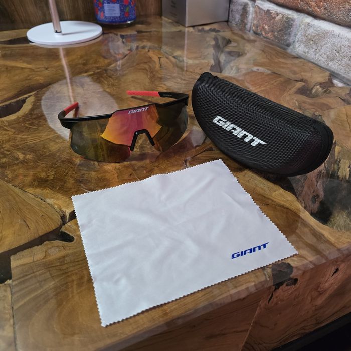 Слънчеви очила тип маска Giant