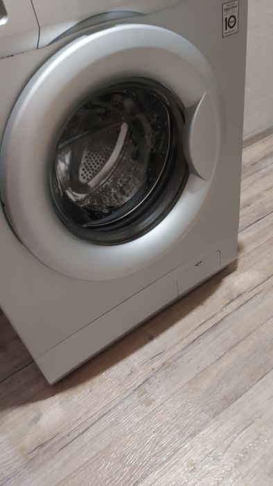 Продам стиральную машинку L.G
