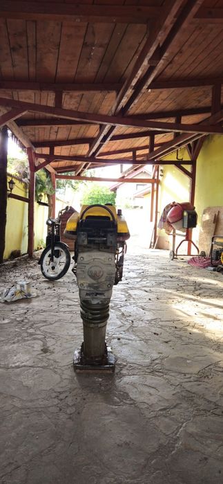 Vând mai compactor Wacker Neuson