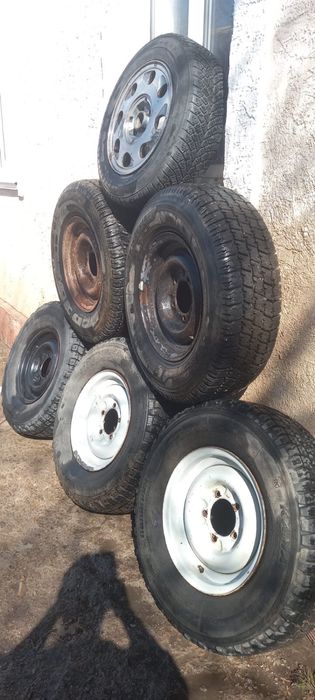 Б/у Колеса на УАЗ с резиной /R15