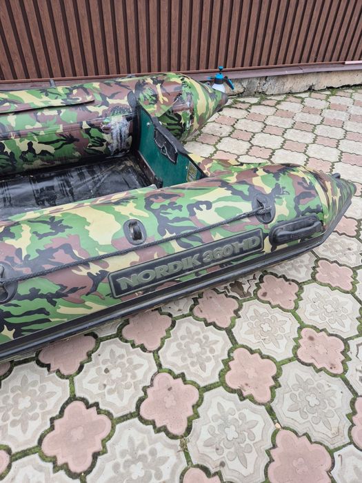 Продам резиновую лодку