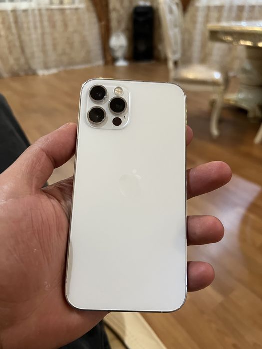 Продам Iphone 12 Pro