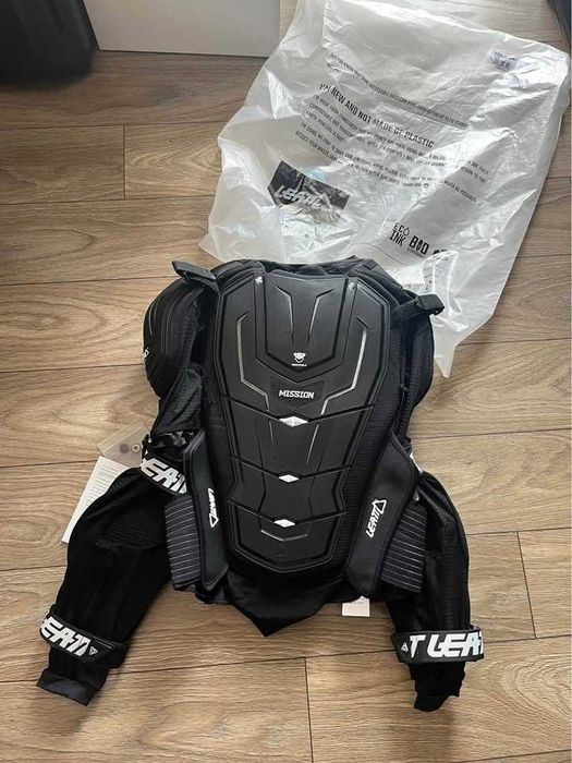 Ризница Leatt L/XL чисто нова