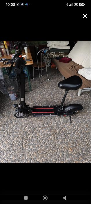 Trotinetă electrică Lamtwheel, model AK-02.