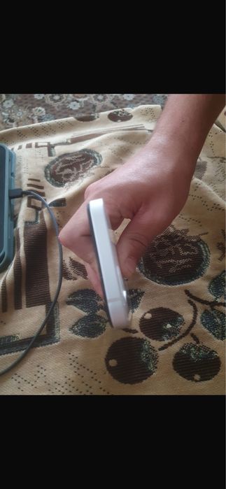 Пролам или обменяю айфон 12