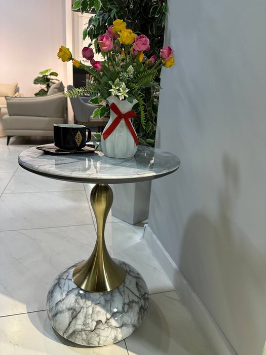 Приставной столик