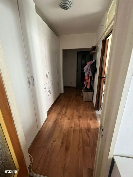Apartament cu bucătărie separată și incălzire pe gaz