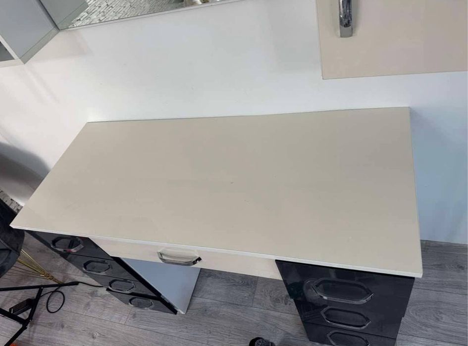 Masa machiaj de vanzare