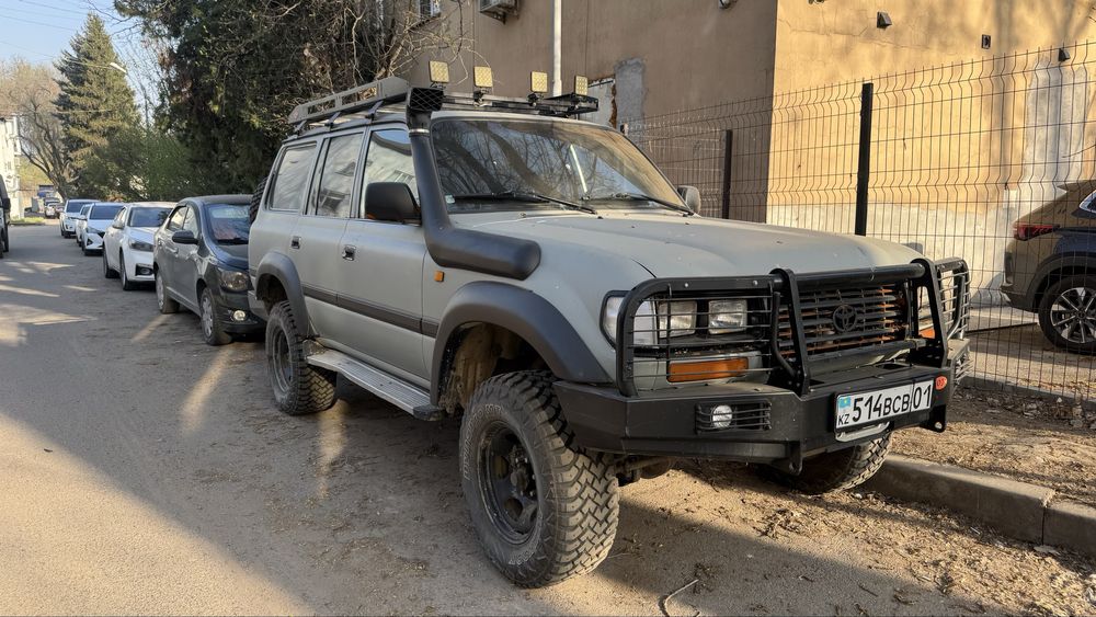 Toyota Land Cruiser 80