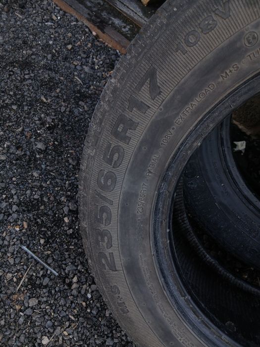 235/65R17 продам комплект