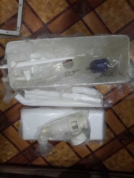 Бак для туалета навесной, Новый.