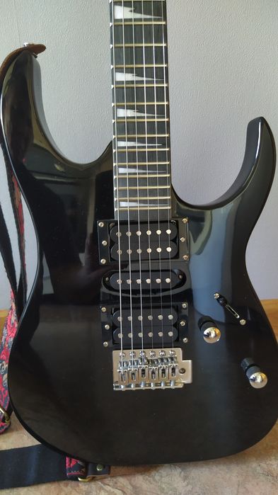 Продается Электрогитара Stratocaster !