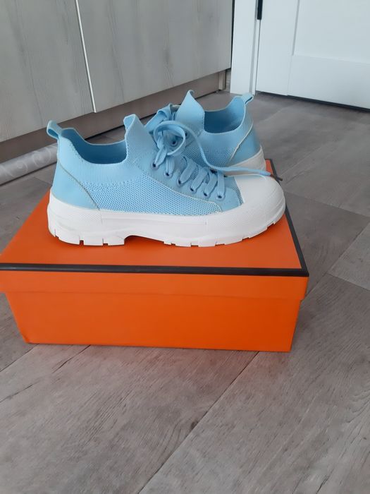 Срочно новые 38 р одеты 1 раз