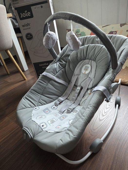 Бебешки шезлонг с вибрация JOIE wish bouncer