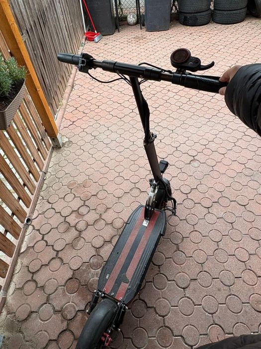 Vand trotineta electrica Urgent !