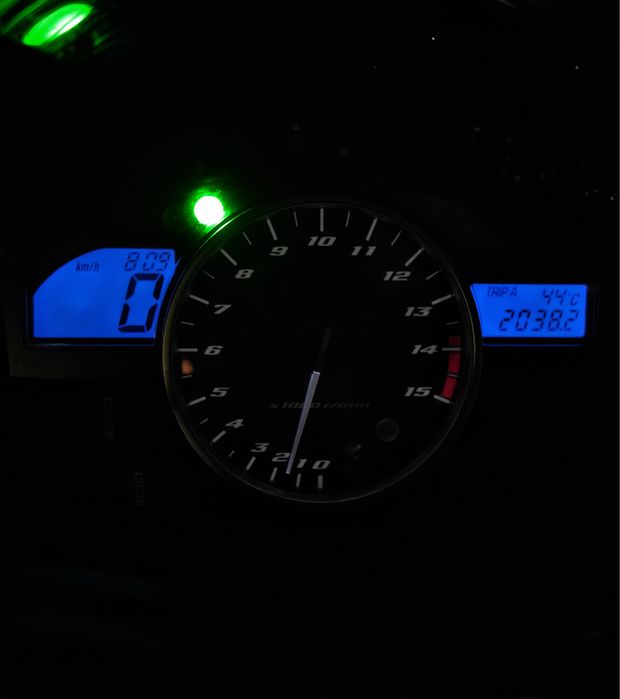 YAMAHA YZF R1 - Culoare speciala -