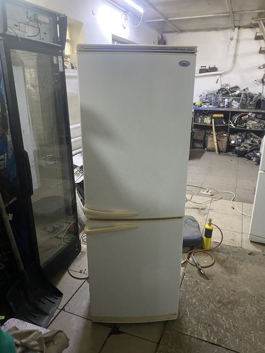 Продам холодильник