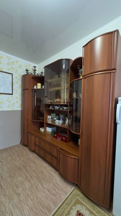 Стенка горка со стеклом