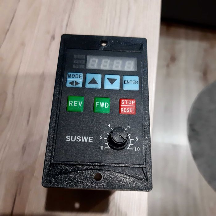 честотен инвертор от монофазен на трифазен ток