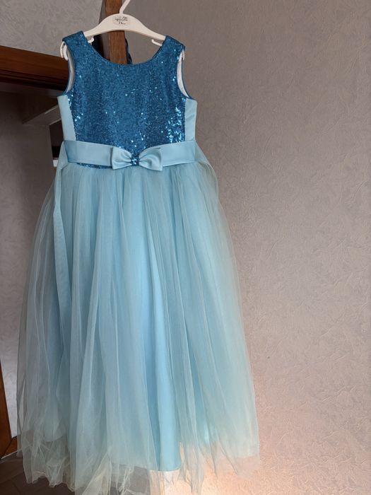 Новогоднее платье 128