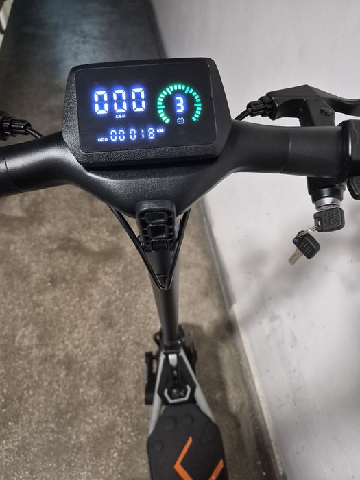 Vând trotineta electrică Kukirin A1 A1